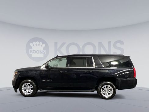 Used 2019 Chevrolet Suburban LT image 2