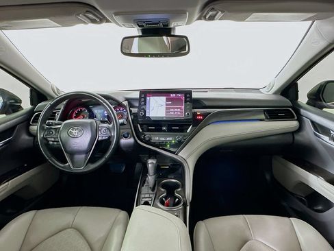 Used 2022 Toyota Camry XSE w/ Navigation Package FWD image 3