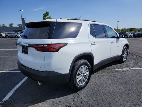 Used 2023 Chevrolet Traverse LT w/ Rear Camera Mirror Package AWD/4WD image 17