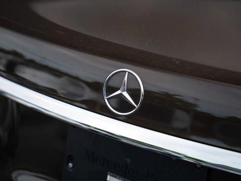 Used 2017 Mercedes-Benz E 300 4MATIC image 20