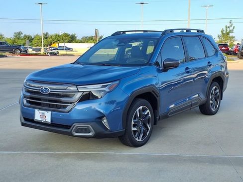 Certified 2025 Subaru Forester Limited AWD/4WD image 3