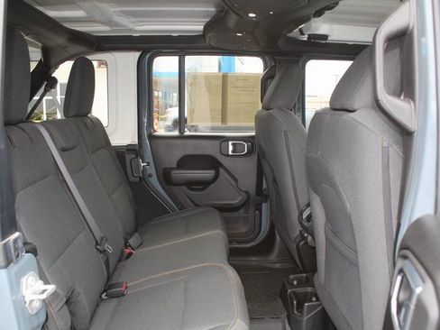 Used 2024 Jeep Wrangler Sport S image 16