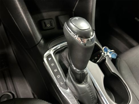 Used 2019 Chevrolet Cruze LT image 16