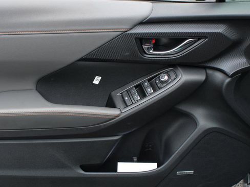 New 2025 Subaru Crosstrek 2.5i Limited w/ Popular Package #3A image 15