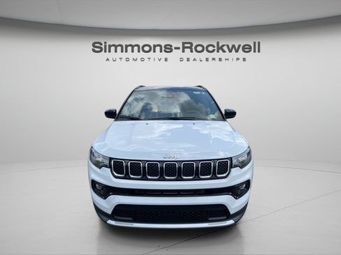 Used 2023 Jeep Compass Limited AWD/4WD image 8