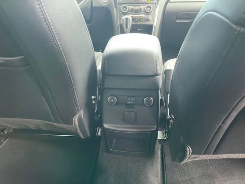 Used 2018 Ford Explorer XLT w/ Equipment Group 202A FWD image 26