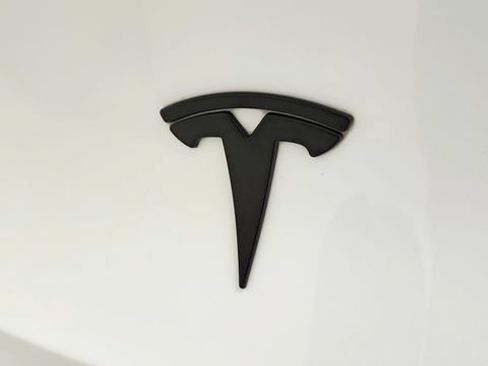 Used 2022 Tesla Model Y Long Range AWD/4WD image 32