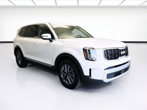 Used 2025 Kia Telluride LX FWD image 3