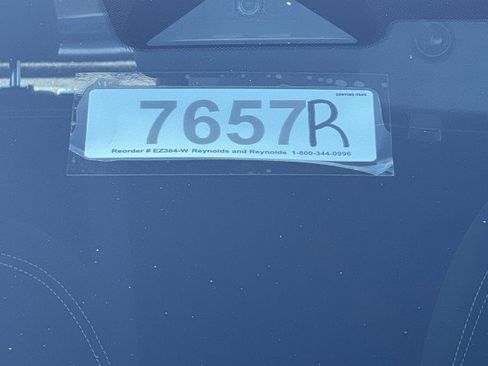 Used 2025 Hyundai Venue SEL image 34