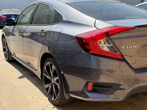 Used 2019 Honda Civic Sport image 6