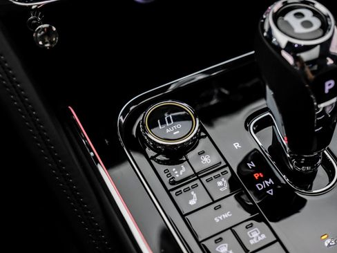 Used 2022 Bentley Flying Spur V8 AWD/4WD image 62