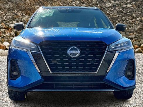 Used 2023 Nissan Kicks SR w/ SR Premium Package image 3