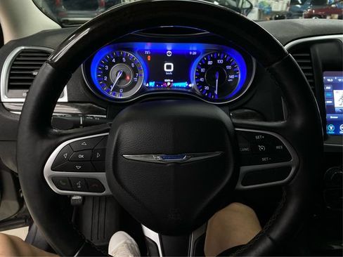 Used 2017 Chrysler 300 C AWD/4WD image 23