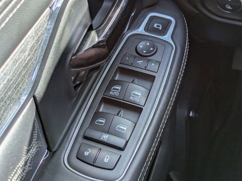 Used 2022 RAM 2500 Limited AWD/4WD image 24