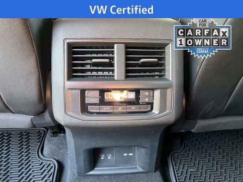 Certified 2021 Volkswagen Atlas SE image 28