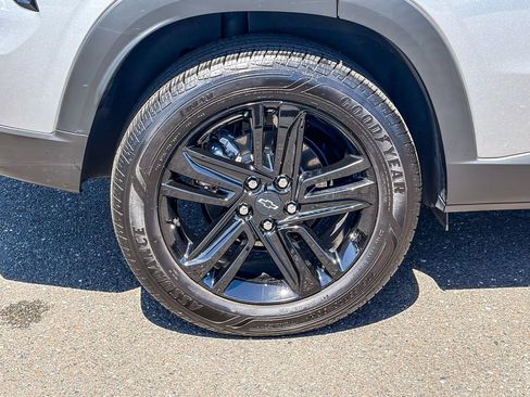 Used 2025 Chevrolet Trax ACTIV w/ Sunroof Package FWD image 14