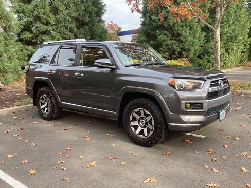 Used 2021 Toyota 4Runner Limited image 8