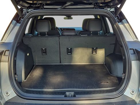 New 2026 Chevrolet Equinox RS w/ LPO, Floor Liner Package image 9