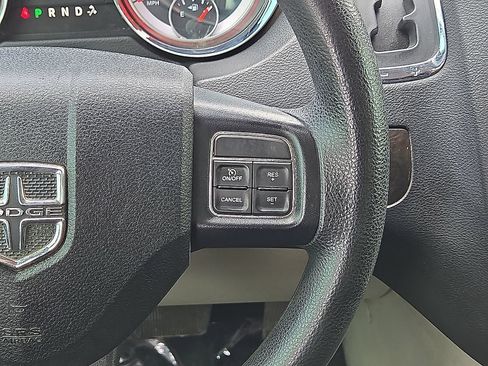 Used 2018 Dodge Grand Caravan SE w/ UConnect Hands-Free Group FWD image 15