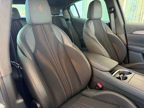 Certified 2025 Maserati Grecale Folgore AWD/4WD image 18