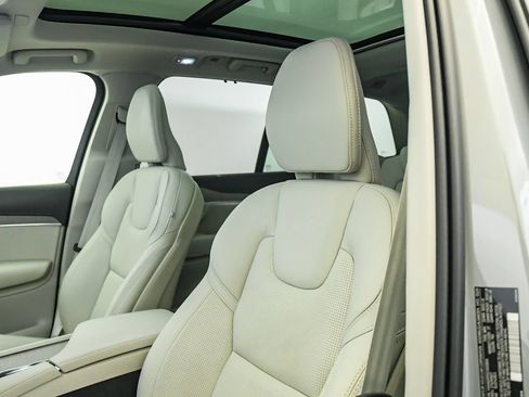 Certified 2025 Volvo XC90 T8 Ultra AWD/4WD image 19
