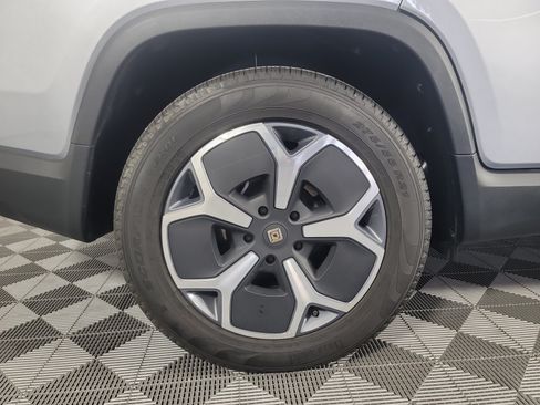 Used 2024 Rivian R1T Adventure Dual AWD/4WD image 12
