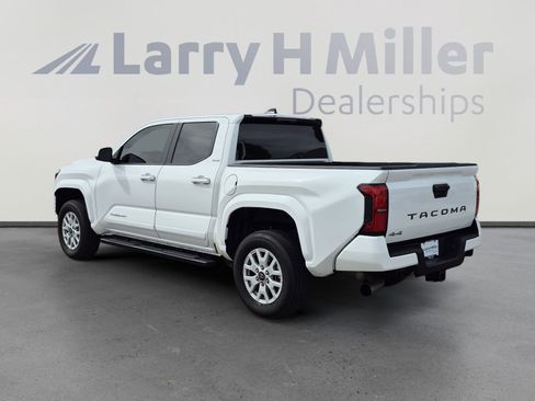 Certified 2025 Toyota Tacoma SR5 image 3