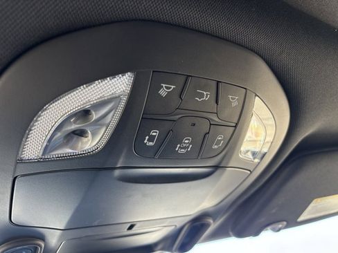 Used 2024 Chrysler Pacifica Touring-L w/ S Appearance Package image 41