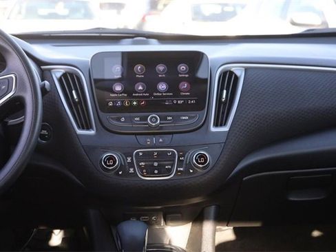 Used 2024 Chevrolet Malibu LT image 21