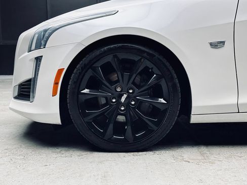 Used 2018 Cadillac CTS Luxury RWD image 40