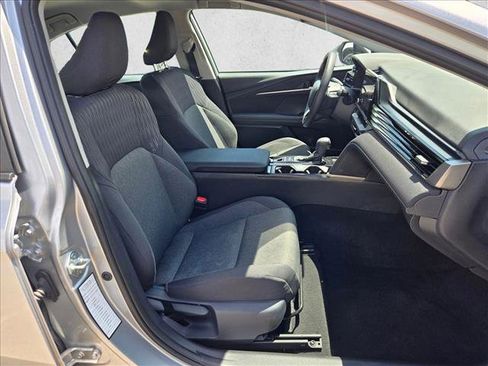 Used 2025 Toyota Camry LE image 19