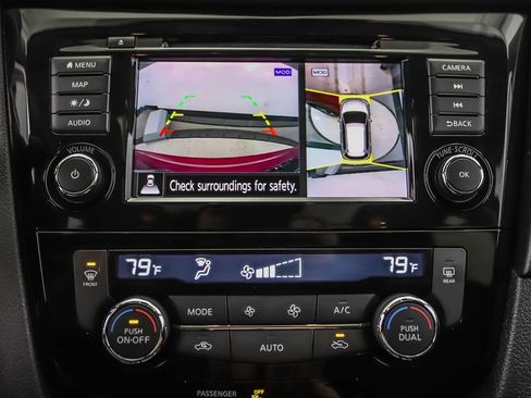 Used 2020 Nissan Rogue SV w/ Sun & Sound Touring Package image 17