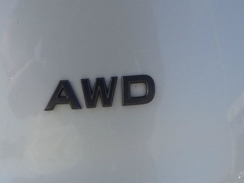 Used 2025 Nissan Rogue SV AWD/4WD image 9