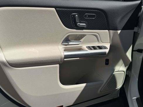 Certified 2025 Mercedes-Benz GLA 250 4MATIC image 27