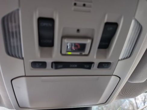 Used 2023 Toyota Highlander Limited image 20