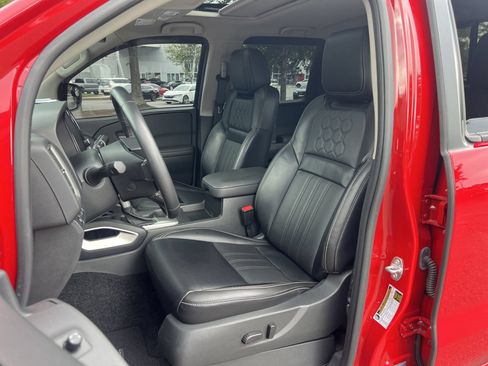 Certified 2024 Nissan Frontier SL AWD/4WD image 17