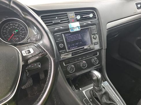 Used 2019 Volkswagen Golf S FWD image 9
