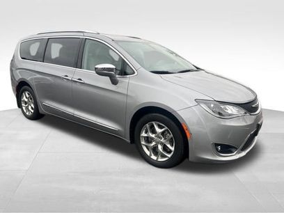 Used 2017 Chrysler Pacifica Limited