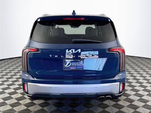 Certified 2023 Kia Telluride EX w/ EX Captain's Chair Package FWD image 6