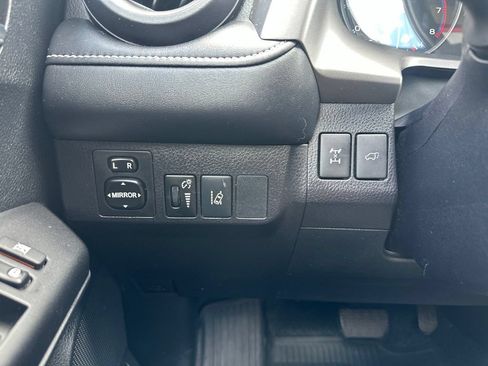 Used 2017 Toyota RAV4 XLE w/ Premium Special Value Package AWD/4WD image 22