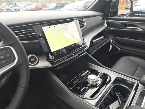 New 2026 Jeep Grand Wagoneer Limited image 24