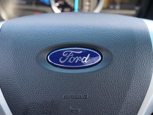 Used 2015 Ford Explorer XLT w/ Equipment Group 202B FWD image 15