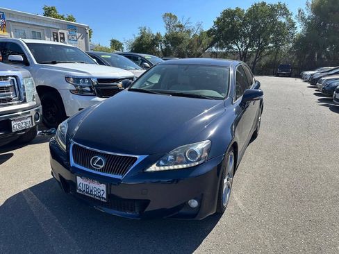 Used 2011 Lexus IS 250 w/ Premium Pkg Value Edition RWD image 2