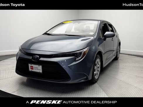 Used 2024 Toyota Corolla LE AWD/4WD image 1