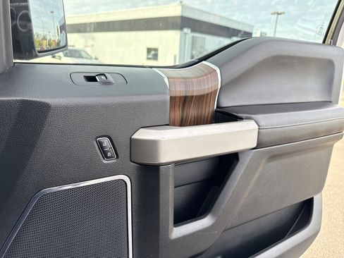 Used 2016 Ford F150 Lariat image 17