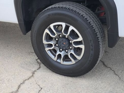 Used 2023 GMC Sierra 3500 AT4 w/ AT4 Preferred Package AWD/4WD image 15