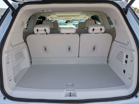 New 2026 Buick Enclave Avenir w/ Super Cruise Package image 13