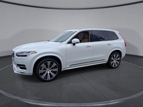 Used 2023 Volvo XC90 B6 Ultimate w/ Protection Package Premier AWD/4WD image 3