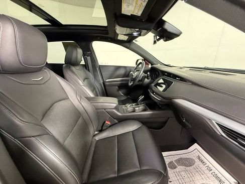 Used 2020 Cadillac XT4 Premium Luxury AWD/4WD image 36