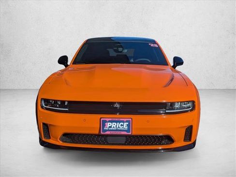 Used 2025 Dodge Charger R/T w/ Sun & Sound Package image 2